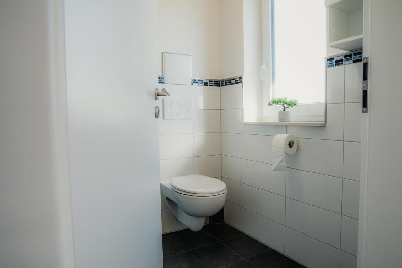 Ferienwohnung Am Zeppelin Hangar FDH Екстериор снимка