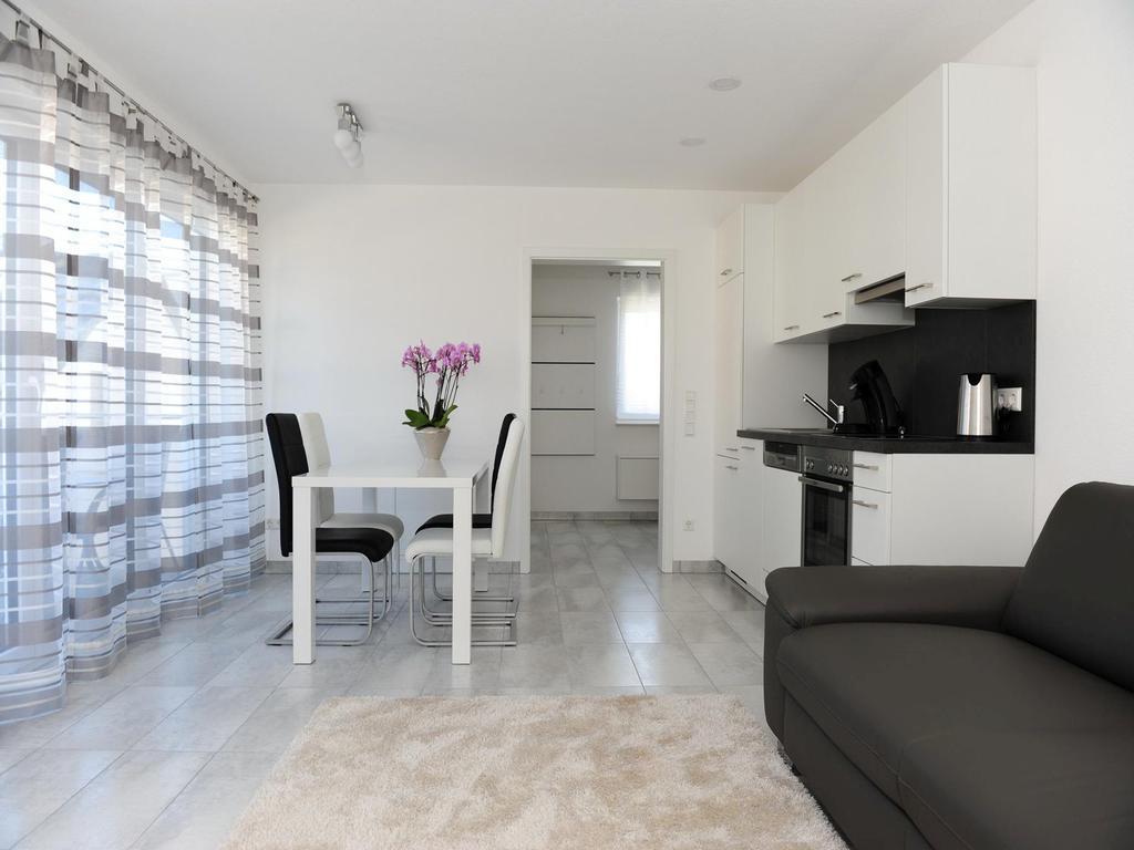 Ferienwohnung Am Zeppelin Hangar FDH Екстериор снимка